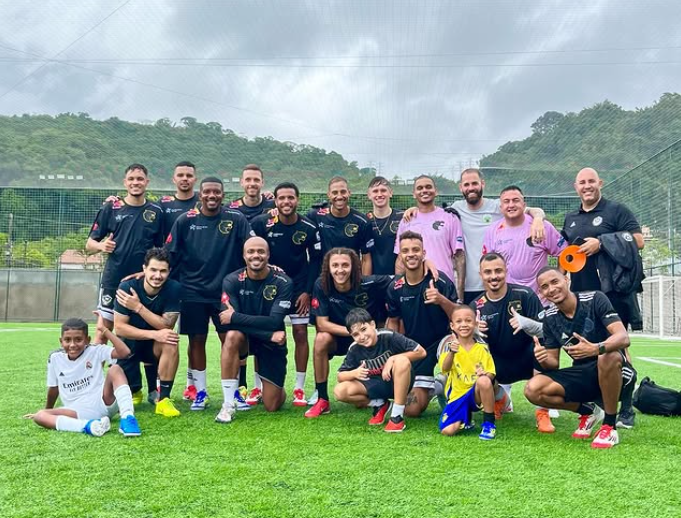 Equipe FURIA comemorando